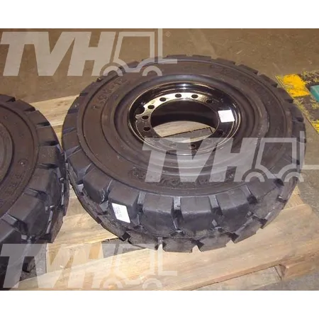 SATZ VOLLGUMMIREIFEN - 0009902417
