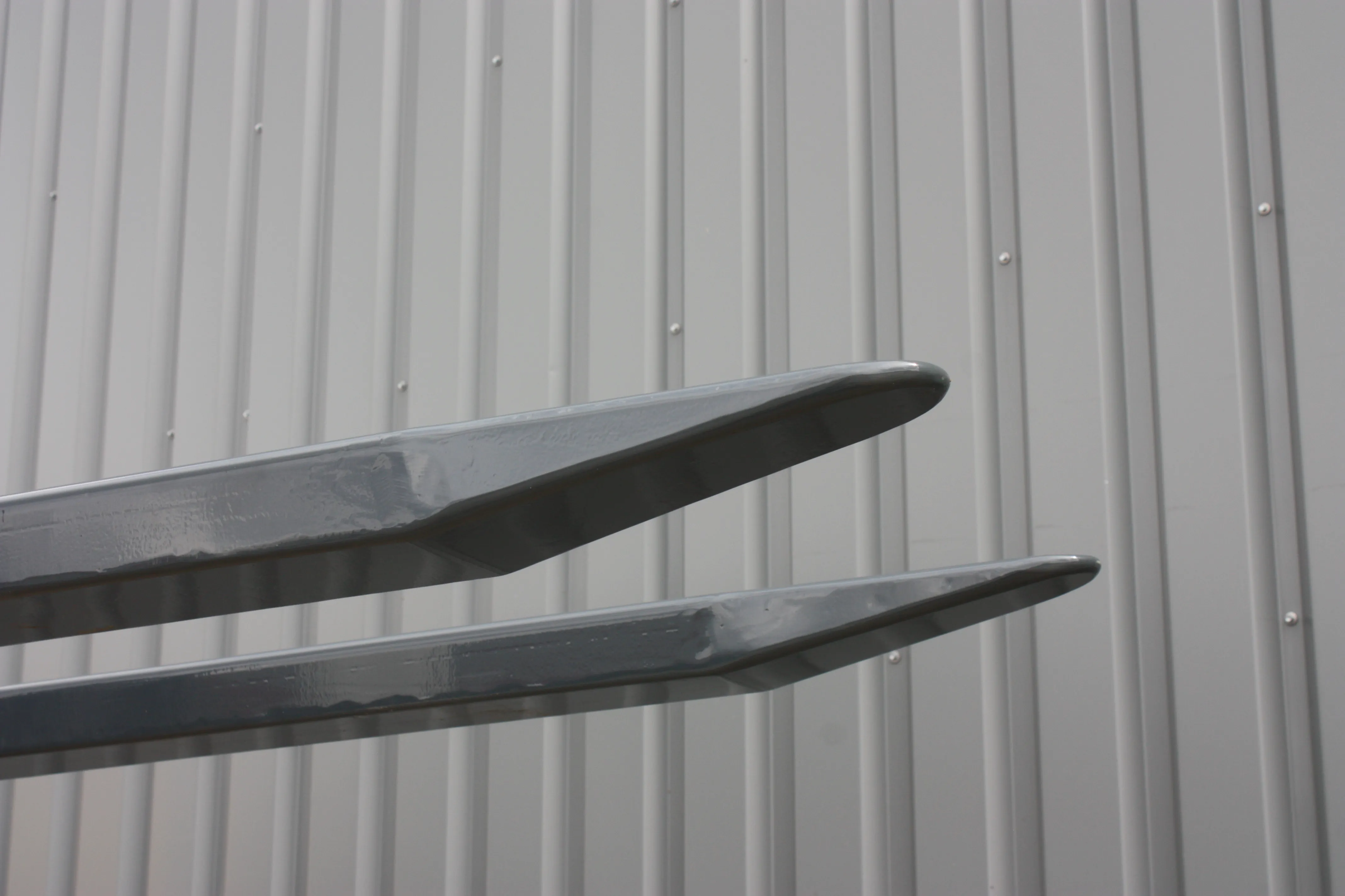 Gabelverlängerung geschlossen, Spitze im Curved Design, Sicherung unverlierbar, anthrazitgrau