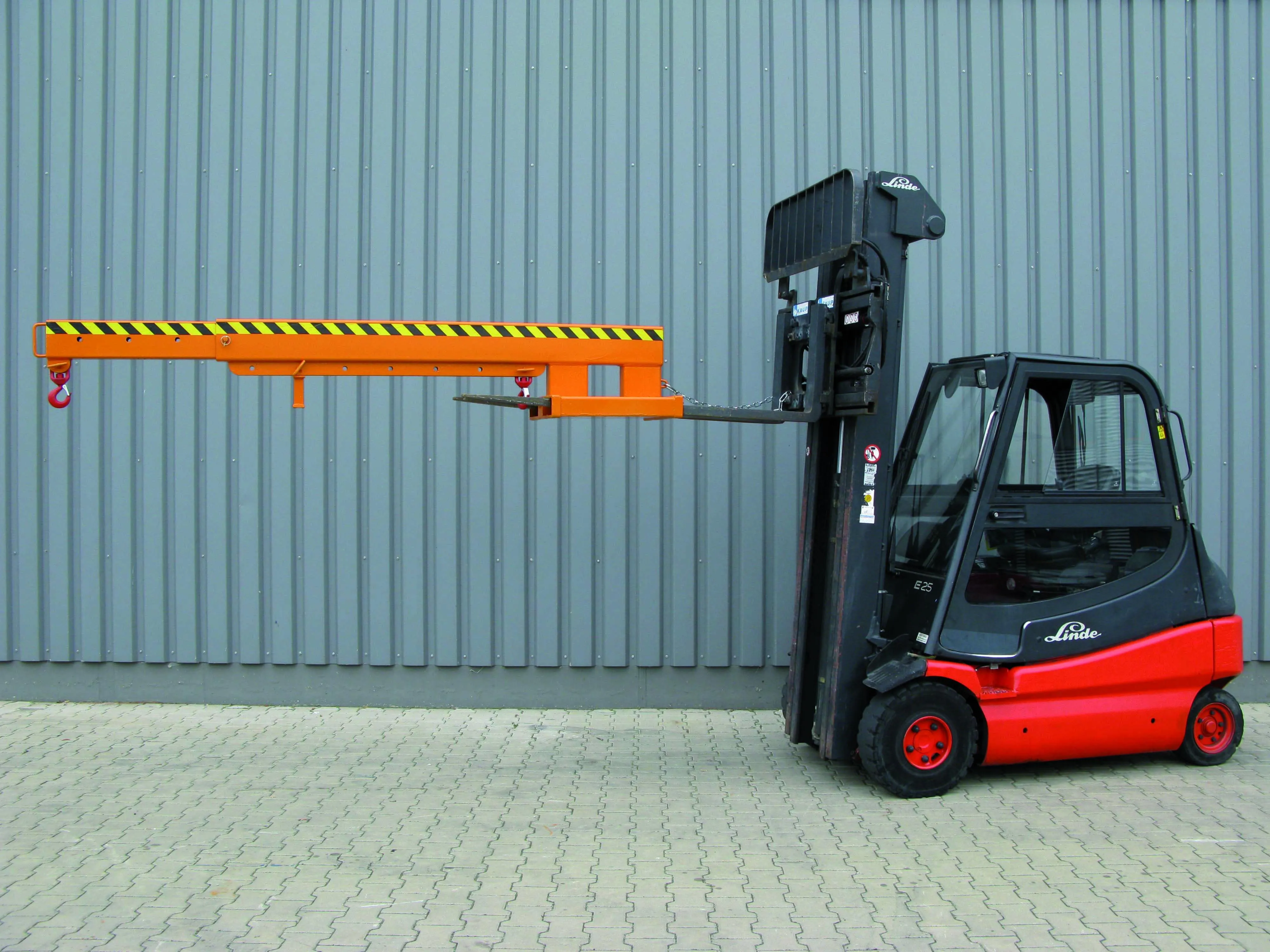 Kranarm teleskopierbar, 2500 kg,  reinorange