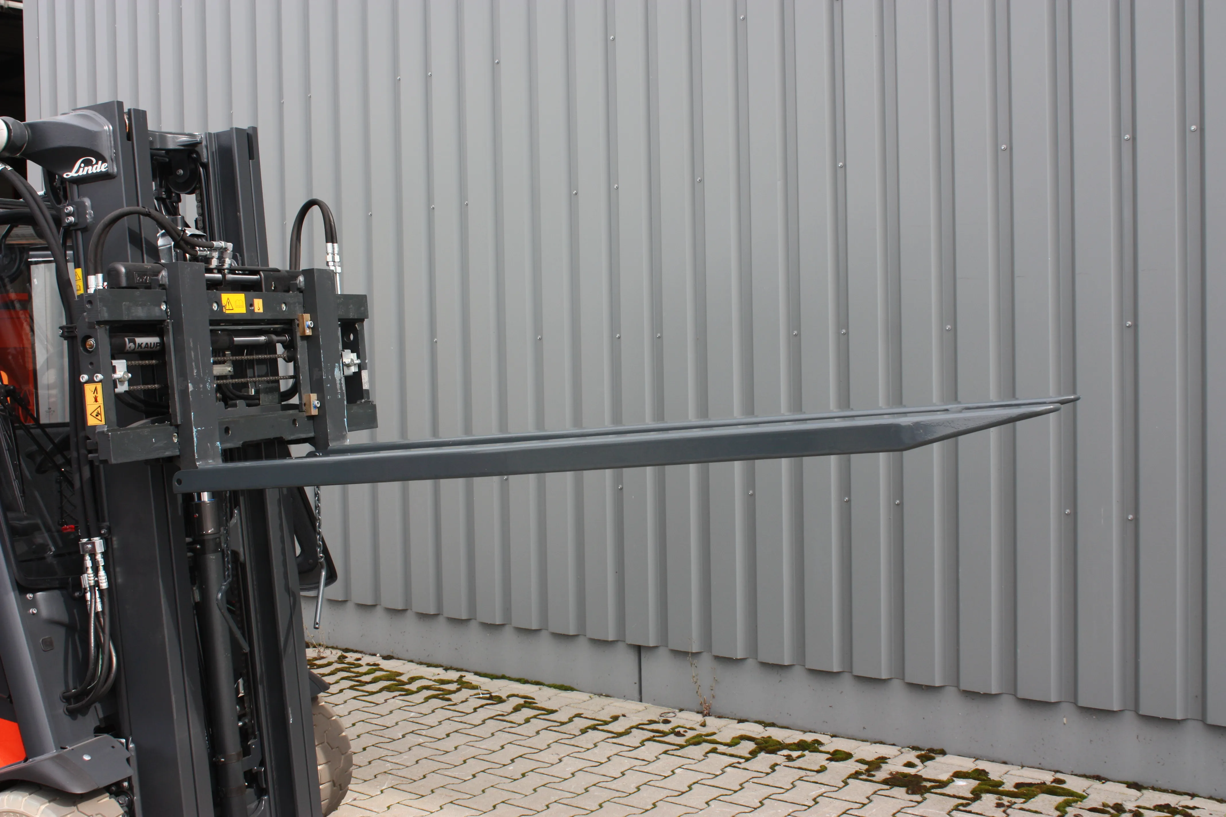 Gabelverlängerung geschlossen, Spitze im Curved Design, Sicherung unverlierbar, anthrazitgrau