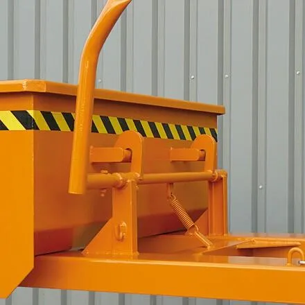 Schaufel mit geschlossenen Stapler-Einfahrtaschen und Kranösen, 2500 kg, 600 Liter reinorange
