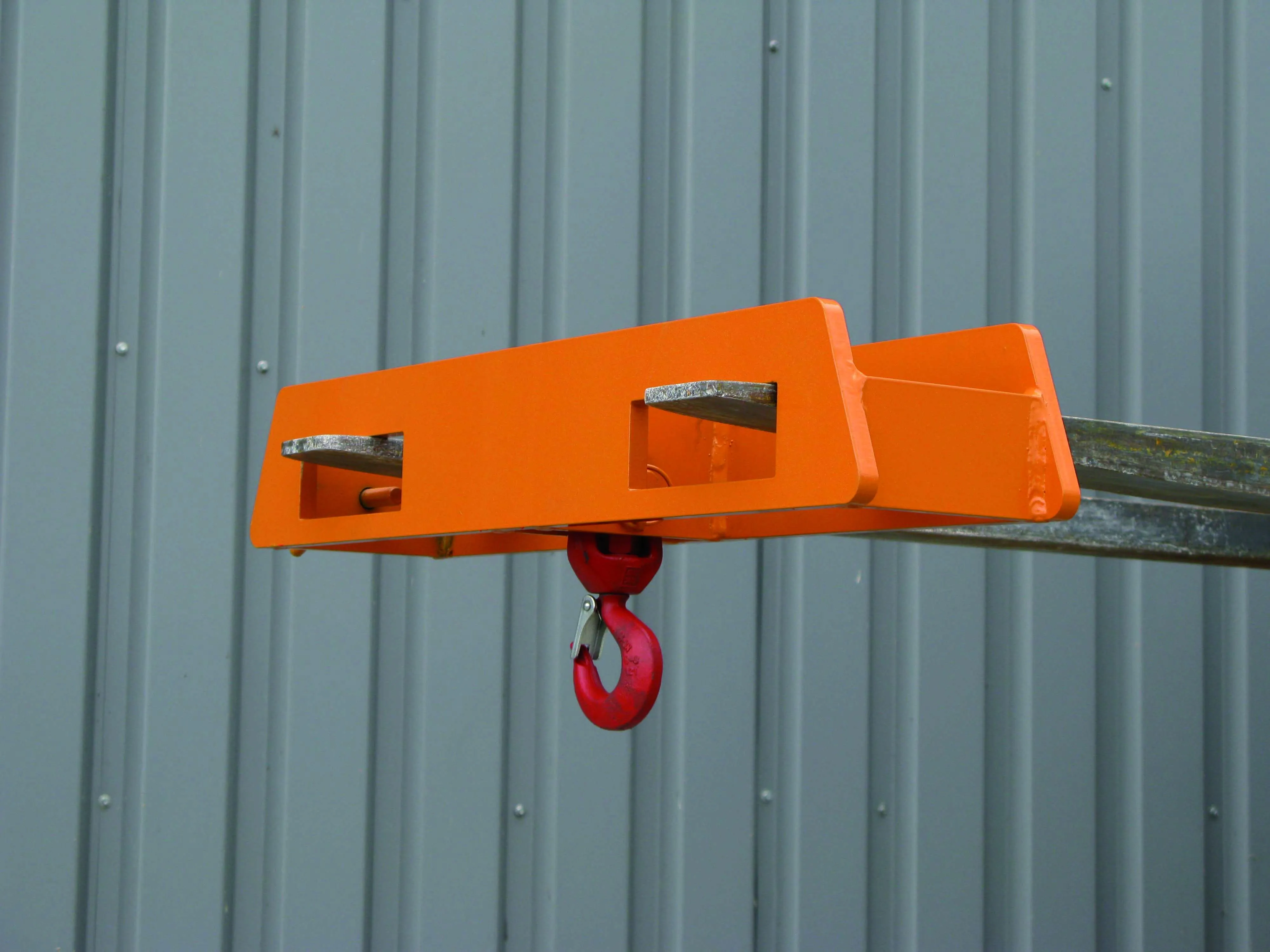 Lasthaken Stapler-Aufsatz über zwei Gabelzinken, 2500 kg, enzianblau